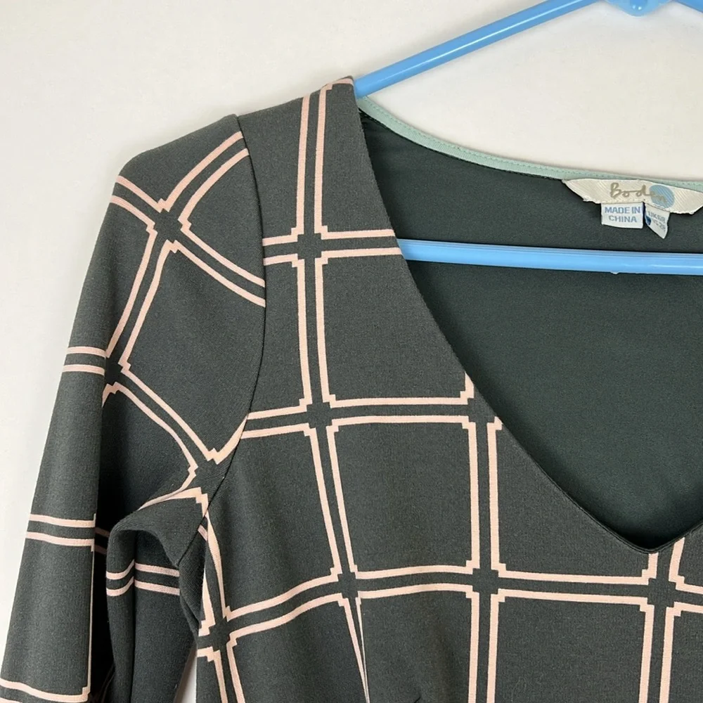 BODEN Eliza Ponte dress long sleeve in olive green and peach block desig… - Picture 4 of 11